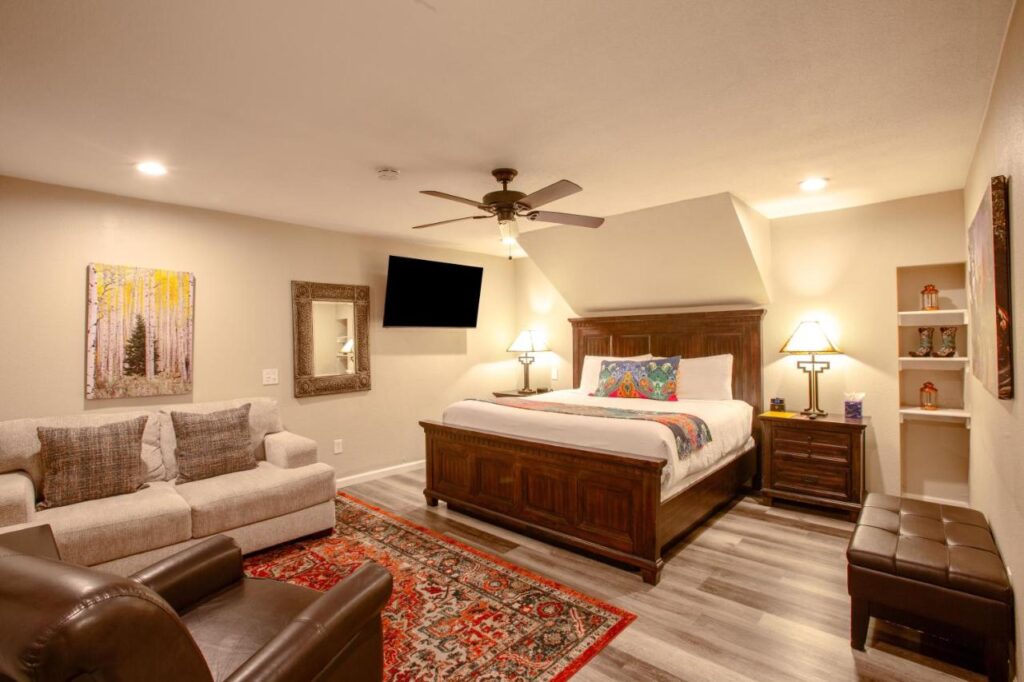 Lantern Light Inn - Romantic Getaway - Image 3