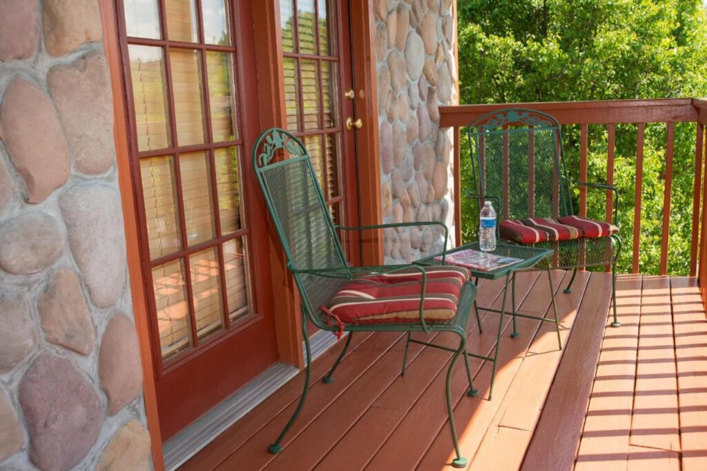 Berry Springs Lodge - Image 5