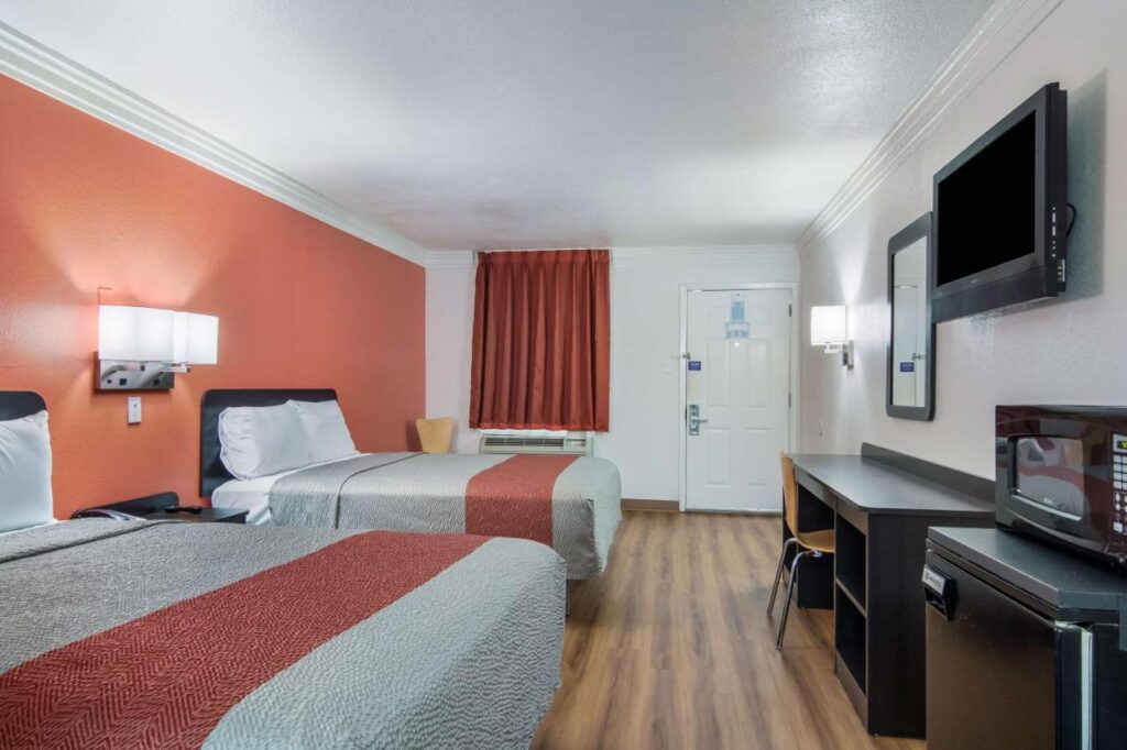 Motel 6-Marshall, TX - Image 2