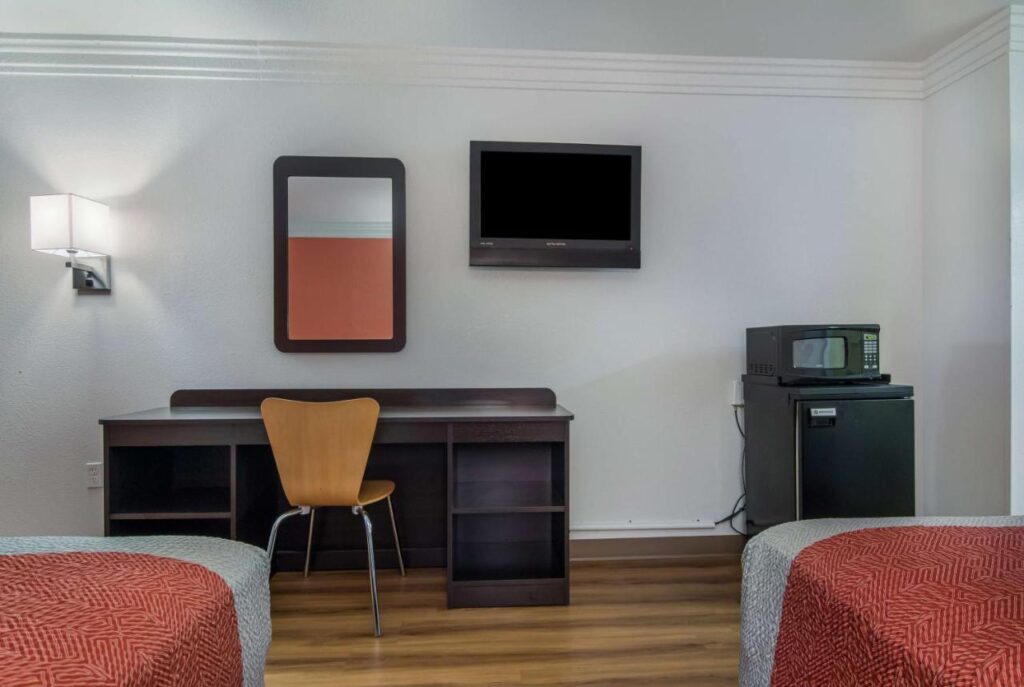 Motel 6-Marshall, TX - Image 3