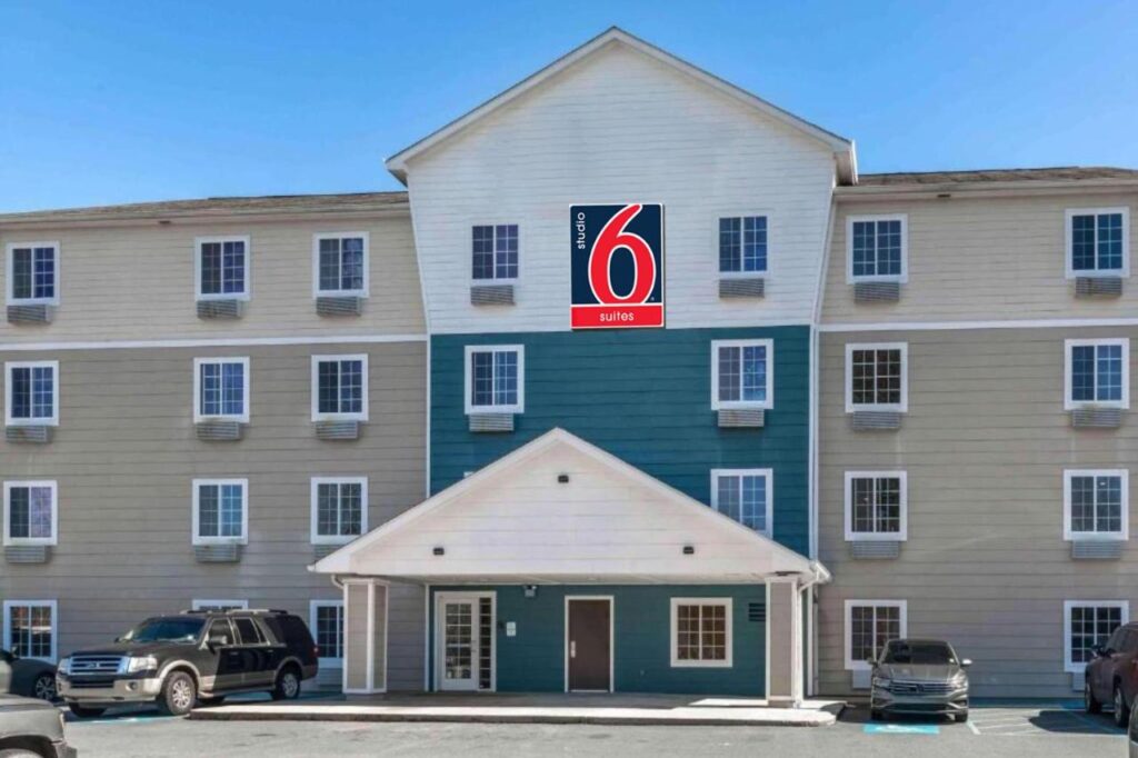 Studio 6 Extended Stay Shreveport Airport LA - Image 1