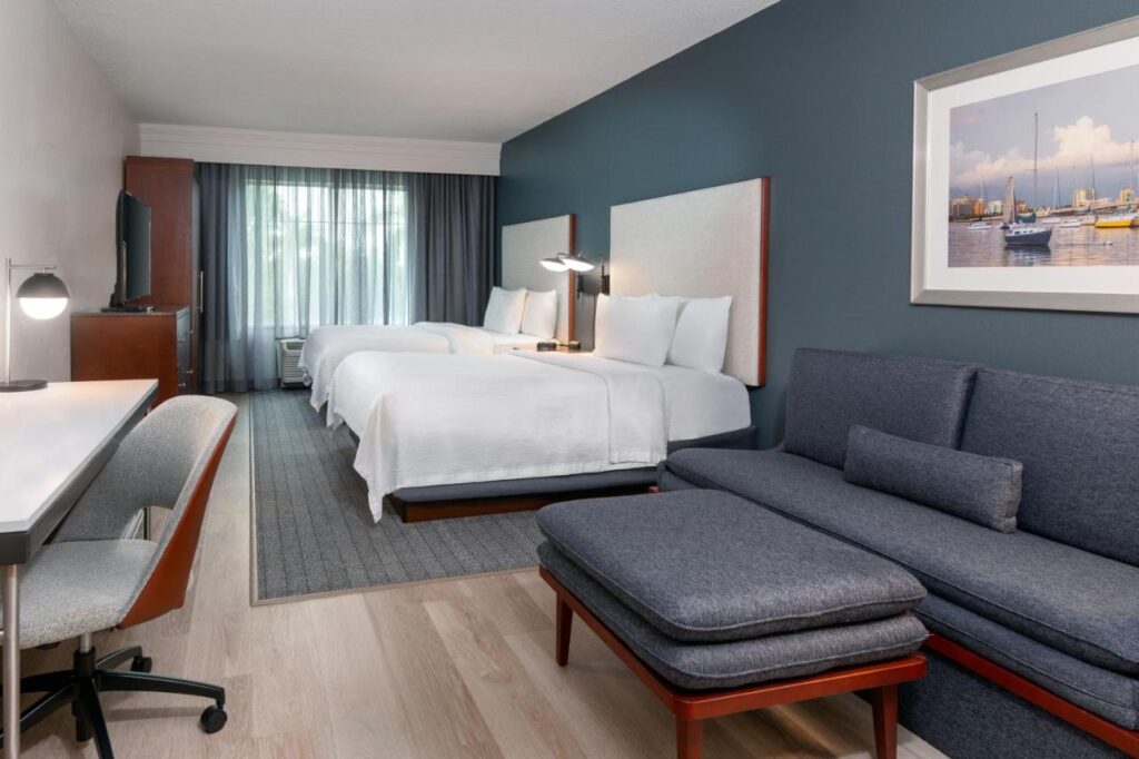 Courtyard by Marriott Sarasota at University Town Center - Image 2
