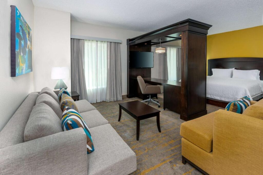Hampton Inn and Suites Sarasota/Lakewood Ranch - Image 2