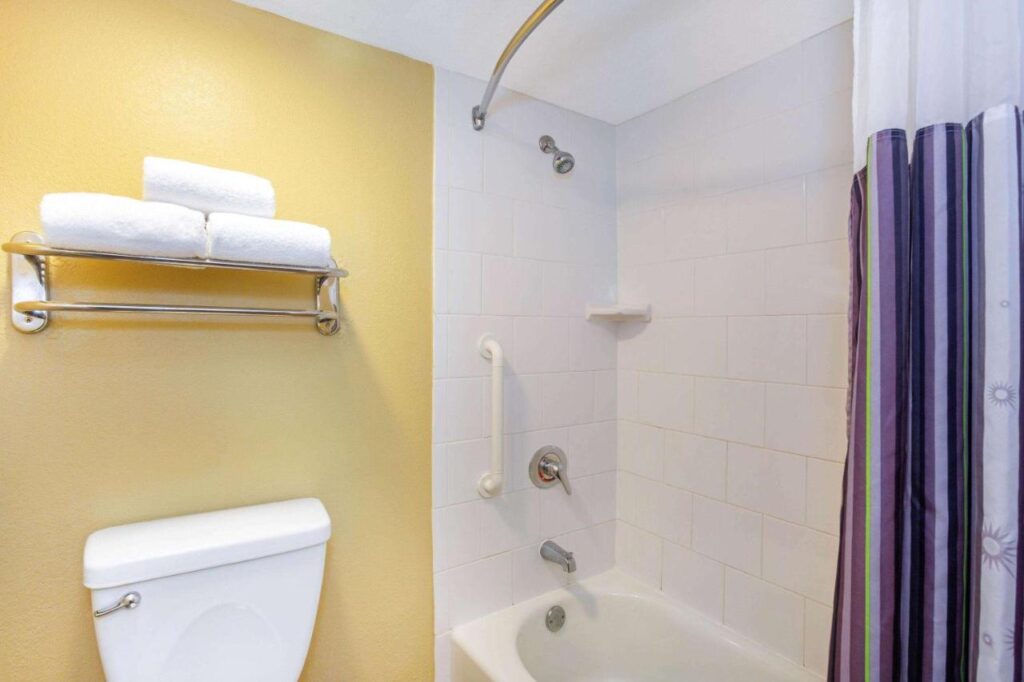 La Quinta by Wyndham Sarasota Downtown - Image 4