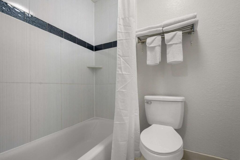 Quality Inn Sarasota I-75 - Image 2