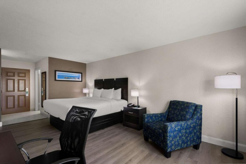 Quality Inn Sarasota I-75 - Image 4