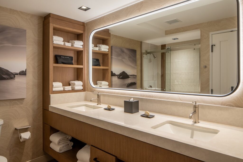 Golden Nugget Lake Tahoe - Image 6