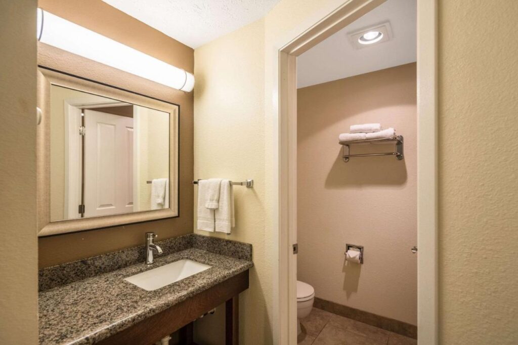 Quality Inn & Suites Coeur d'Alene - Image 4