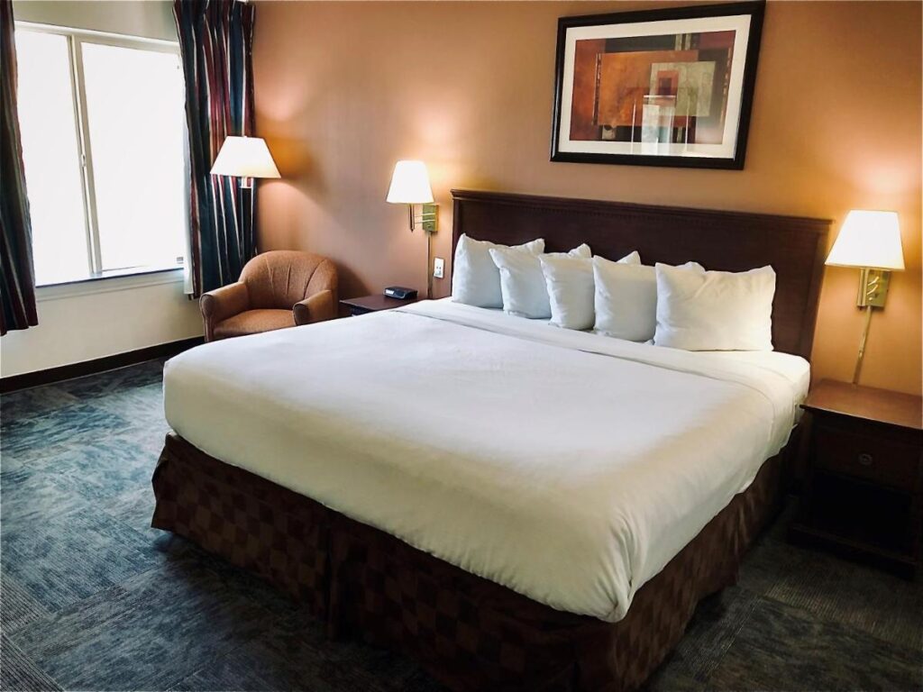 Ramada by Wyndham Spokane Valley - Image 1