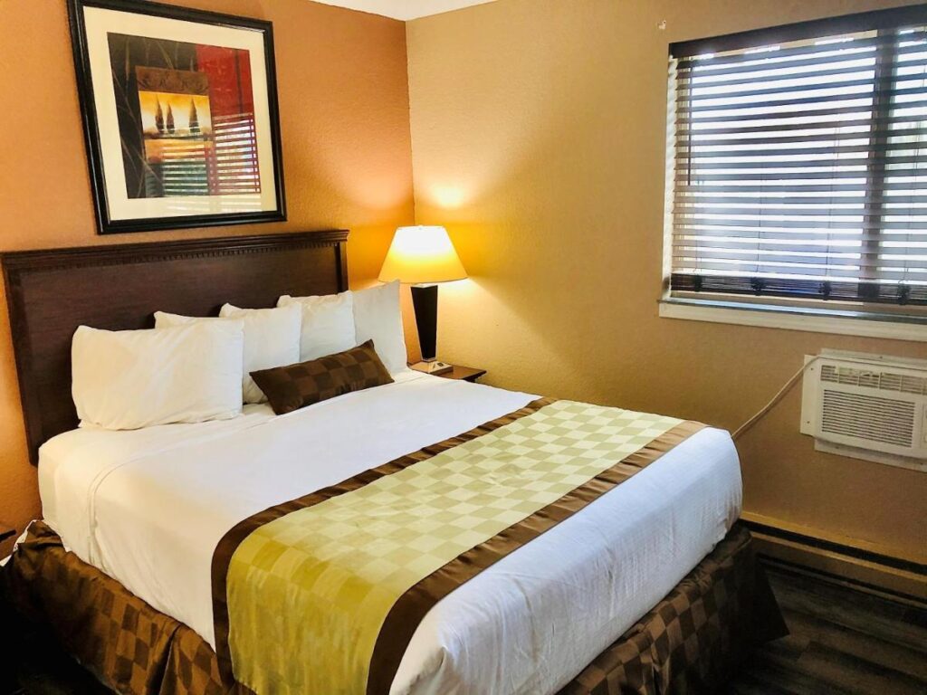 Ramada by Wyndham Spokane Valley - Image 2