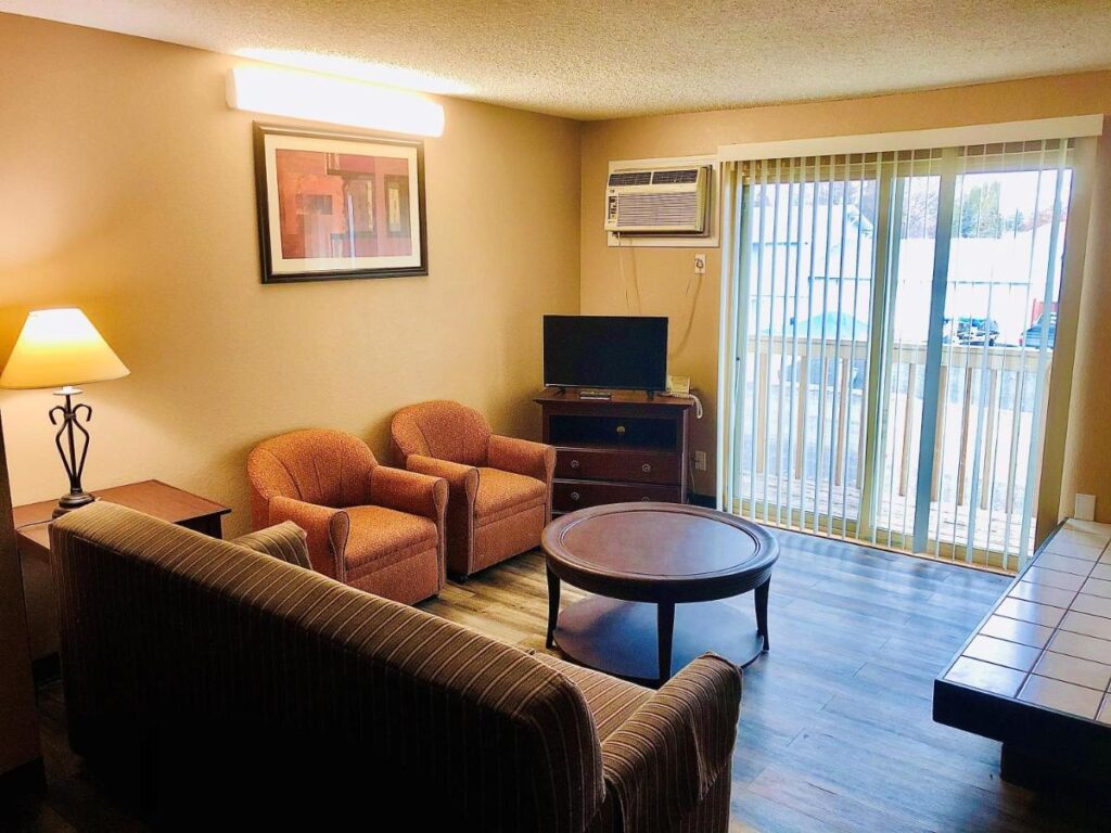 Ramada by Wyndham Spokane Valley - Image 3
