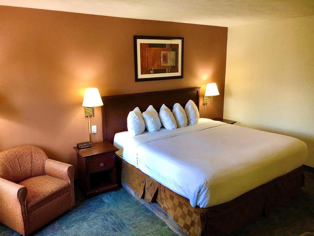 Ramada by Wyndham Spokane Valley - Image 4