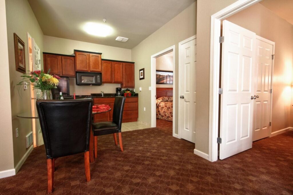 Stratford Suites Spokane Airport - Image 3