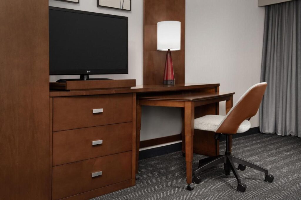 Courtyard by Marriott Syracuse Downtown at Armory Square - Image 3