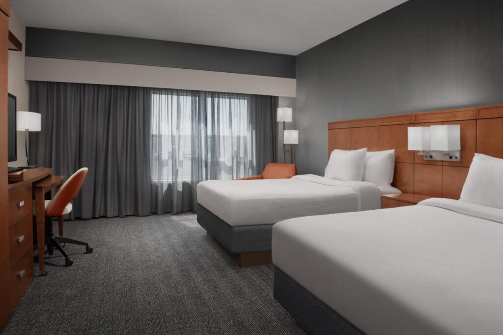 Courtyard by Marriott Syracuse Downtown at Armory Square - Image 5