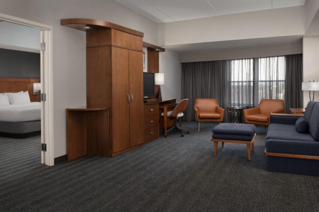 Courtyard by Marriott Syracuse Downtown at Armory Square - Image 6