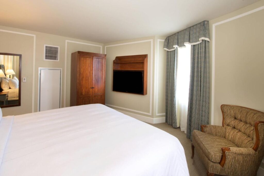Marriott Syracuse Downtown - Image 4