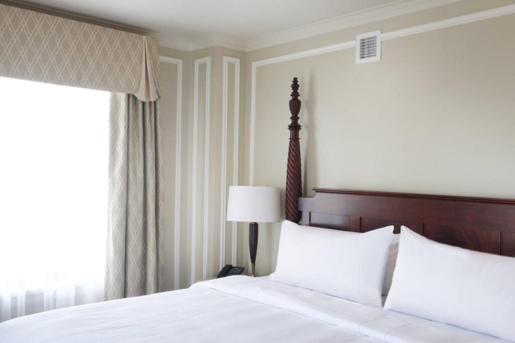 Marriott Syracuse Downtown - Image 5