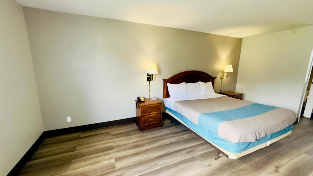 Motel 6 McGraw, NY - Cortland - Image 4