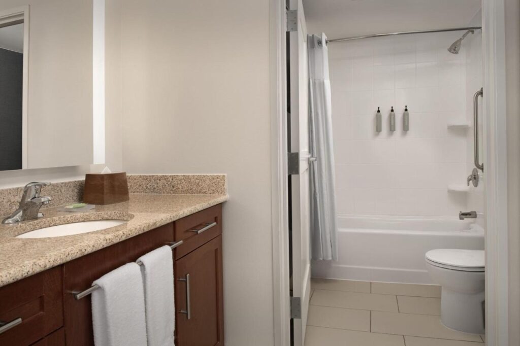 Residence Inn by Marriott Syracuse Downtown at Armory Square - Image 6