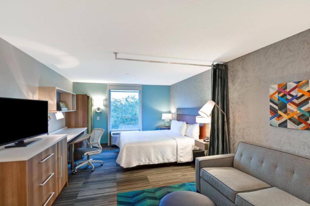 Home2 Suites By Hilton Tampa USF Near Busch Gardens - Image 2