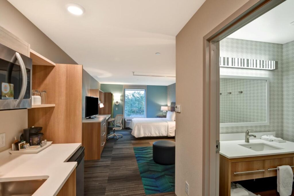 Home2 Suites By Hilton Tampa USF Near Busch Gardens - Image 3
