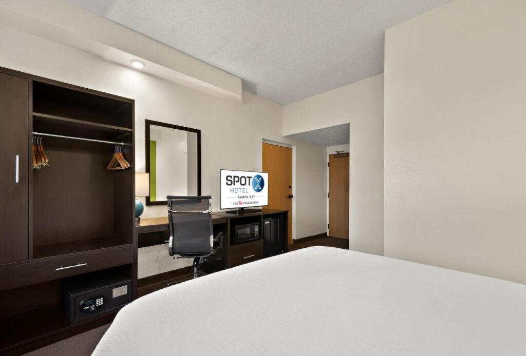 SPOT X Hotel Tampa - Wesley Chapel by The Red Collection - Image 4