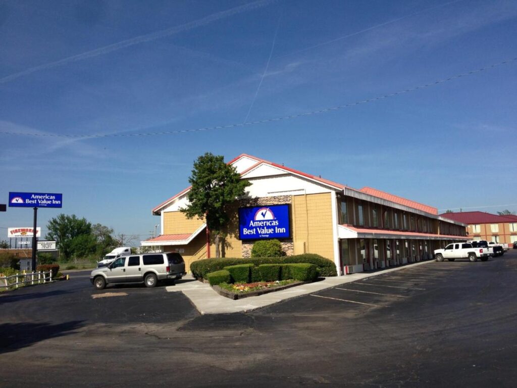Americas Best Value Inn Tulsa I-44 - Image 1