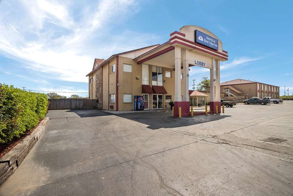 Americas Best Value Inn Tulsa I-44 - Image 5