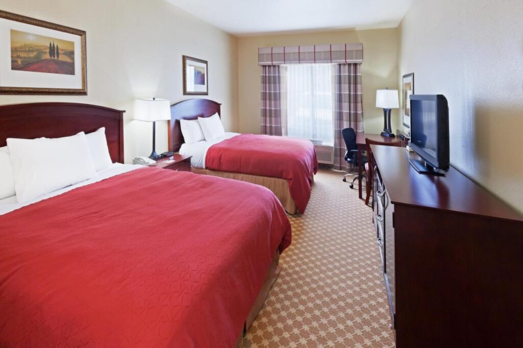 Country Inn & Suites by Radisson, Tulsa, OK - Image 4