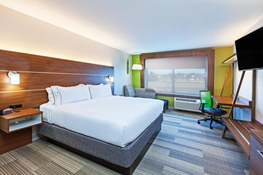 Holiday Inn Express & Suites Tulsa West - Sand Springs by IHG - Image 4