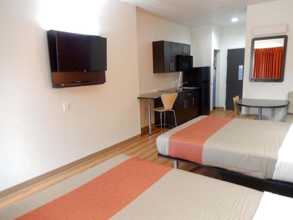 Motel 6-Tulsa, OK - Image 5