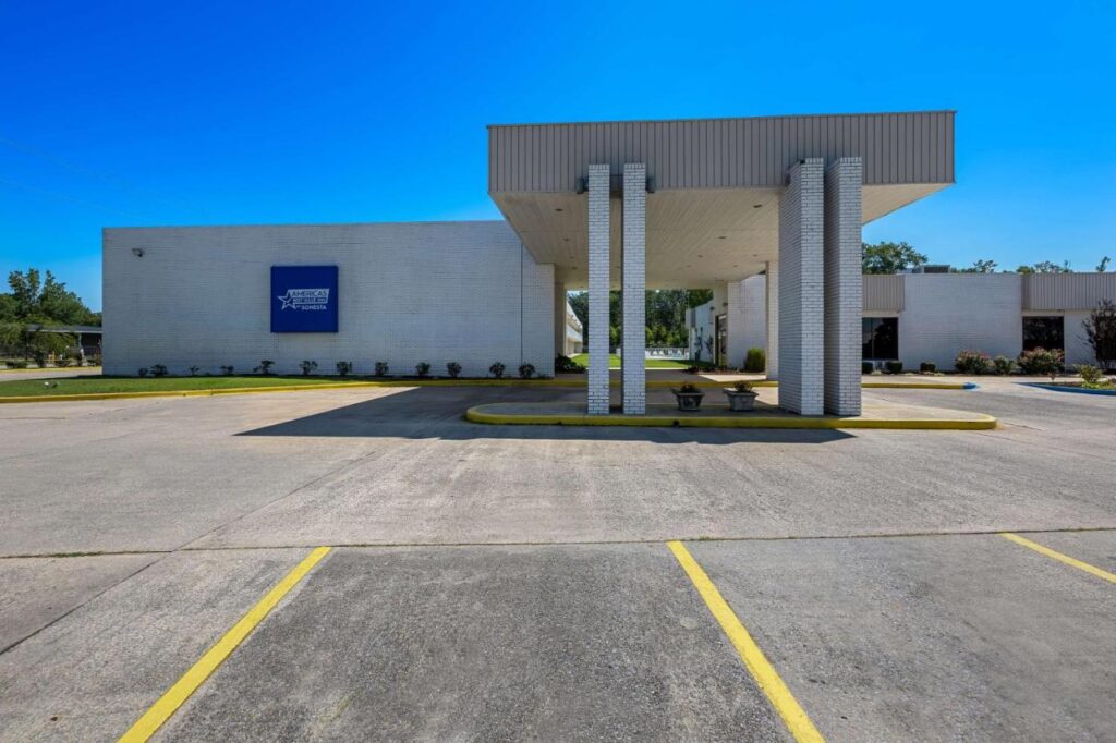 Americas Best Value Inn Hamilton - Image 1