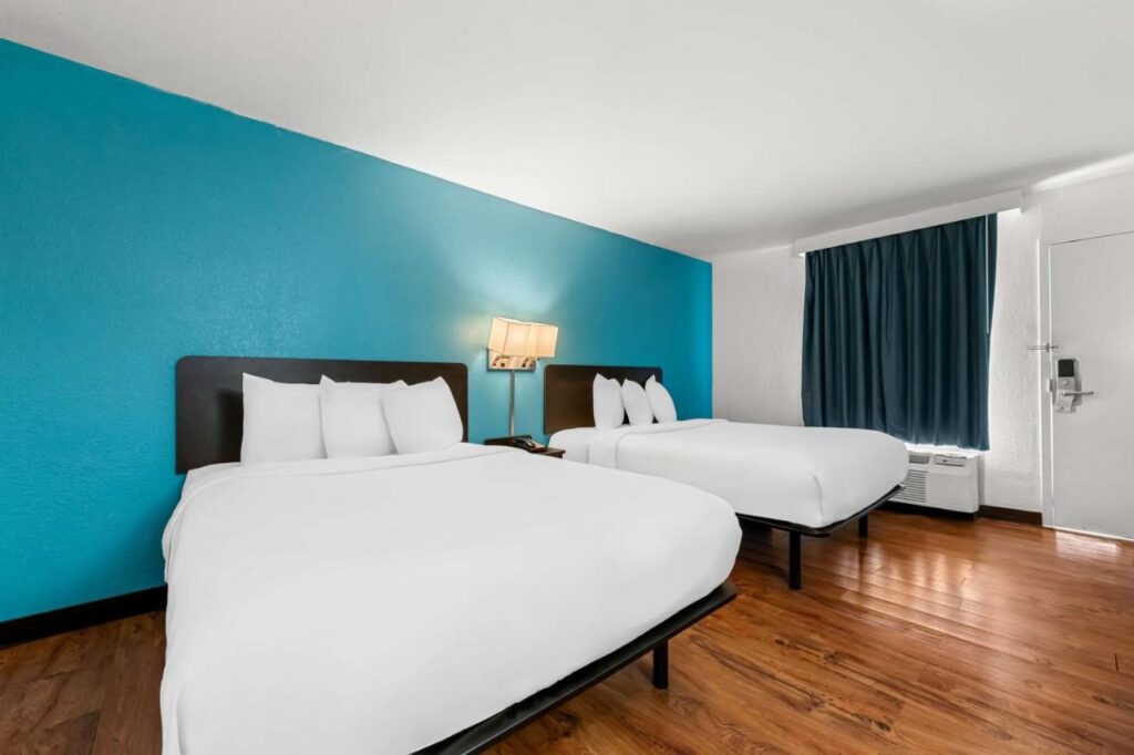 Americas Best Value Inn Hamilton - Image 4
