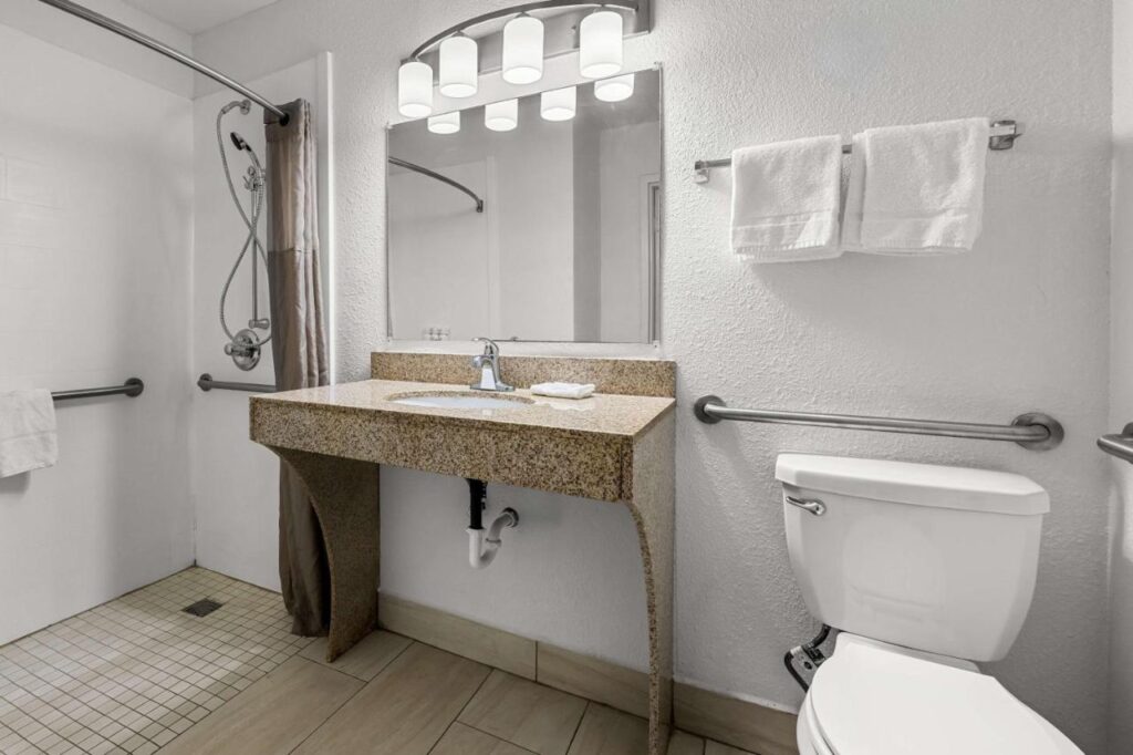 Americas Best Value Inn Hamilton - Image 6