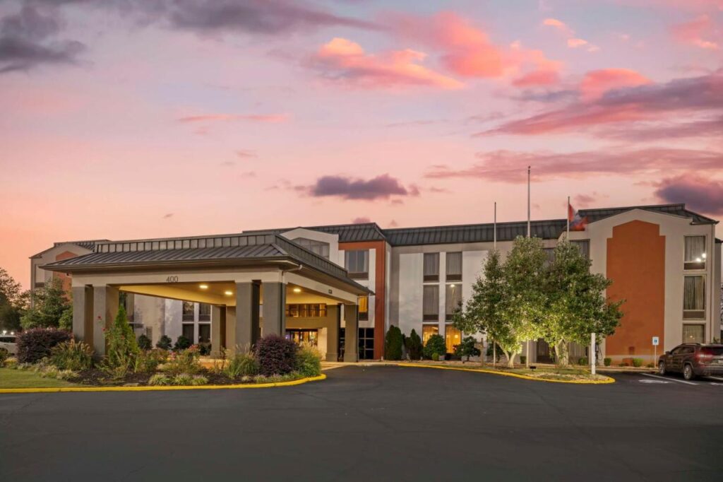 Best Western New Albany - Image 1