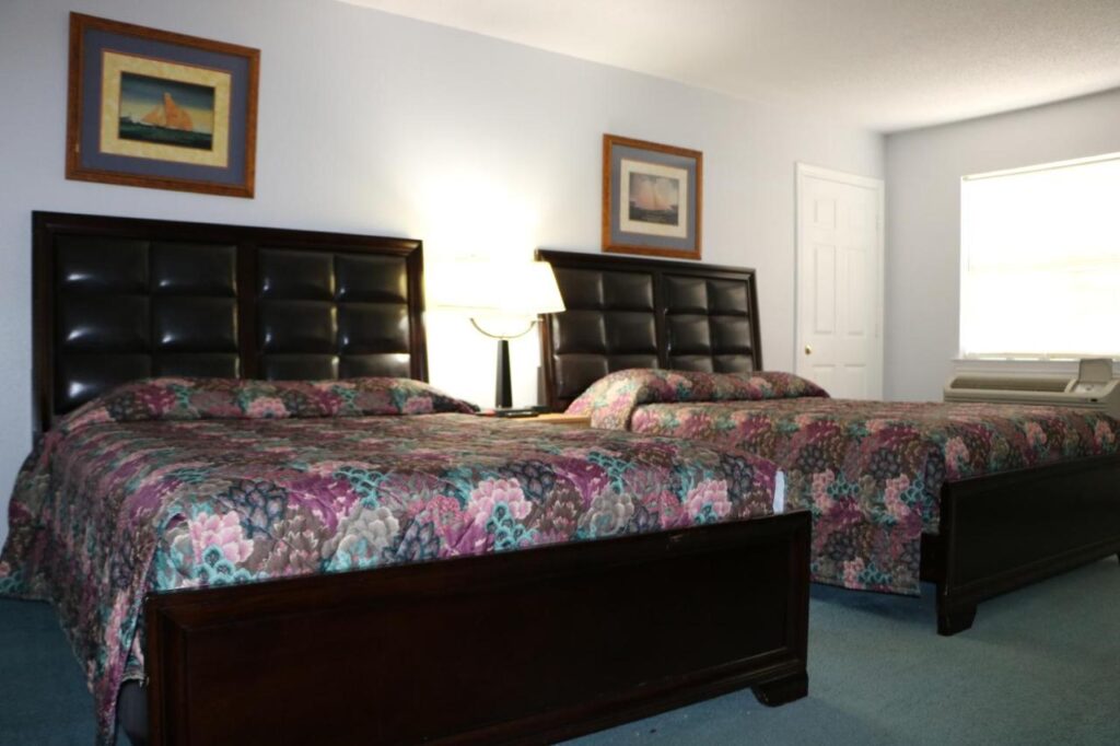 Bent Tree Motel - Image 3