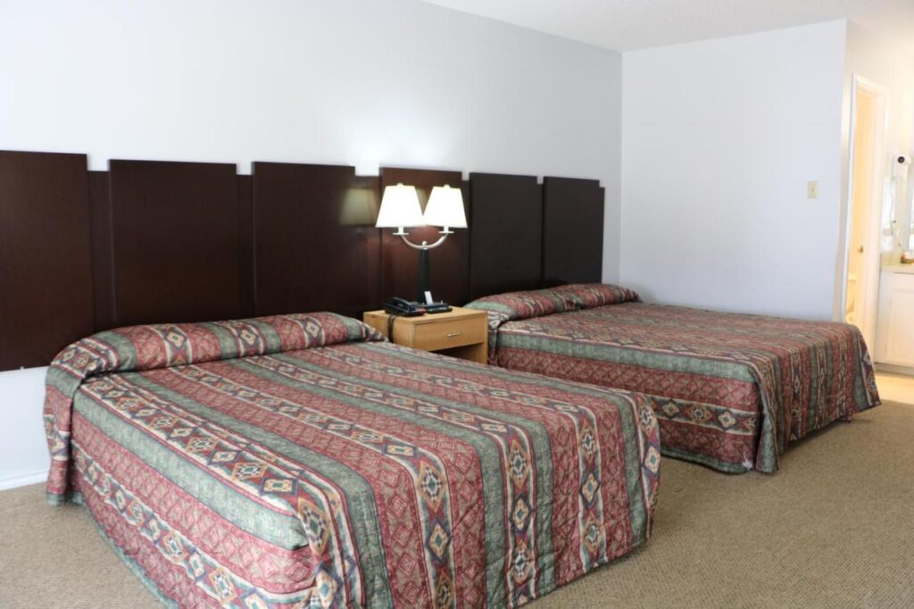 Bent Tree Motel - Image 4