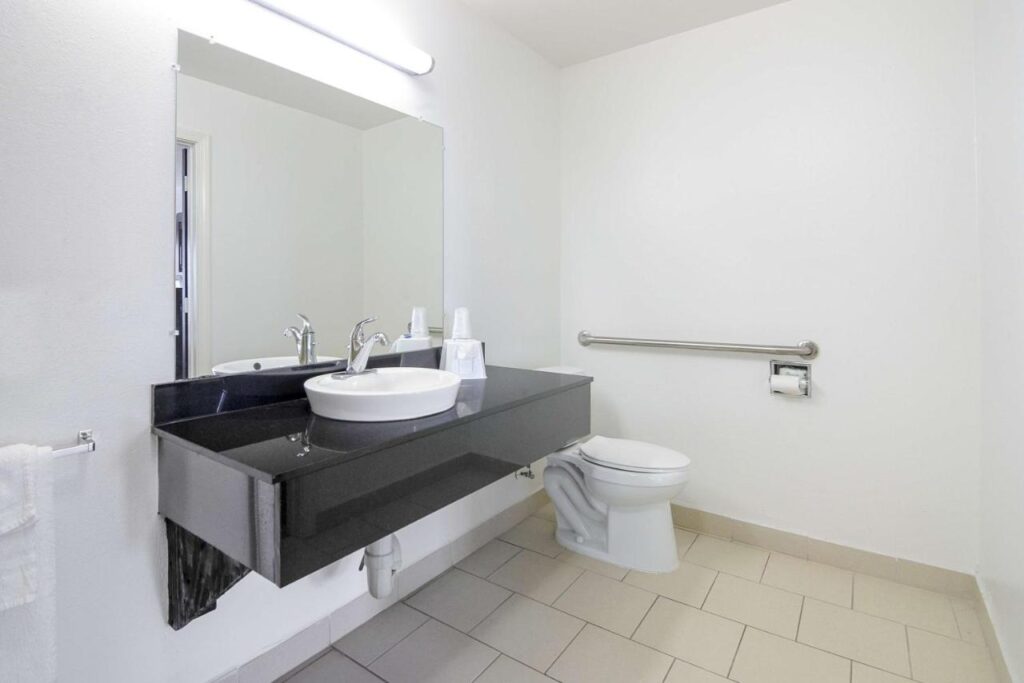 Motel 6-Canton, TX - Image 6