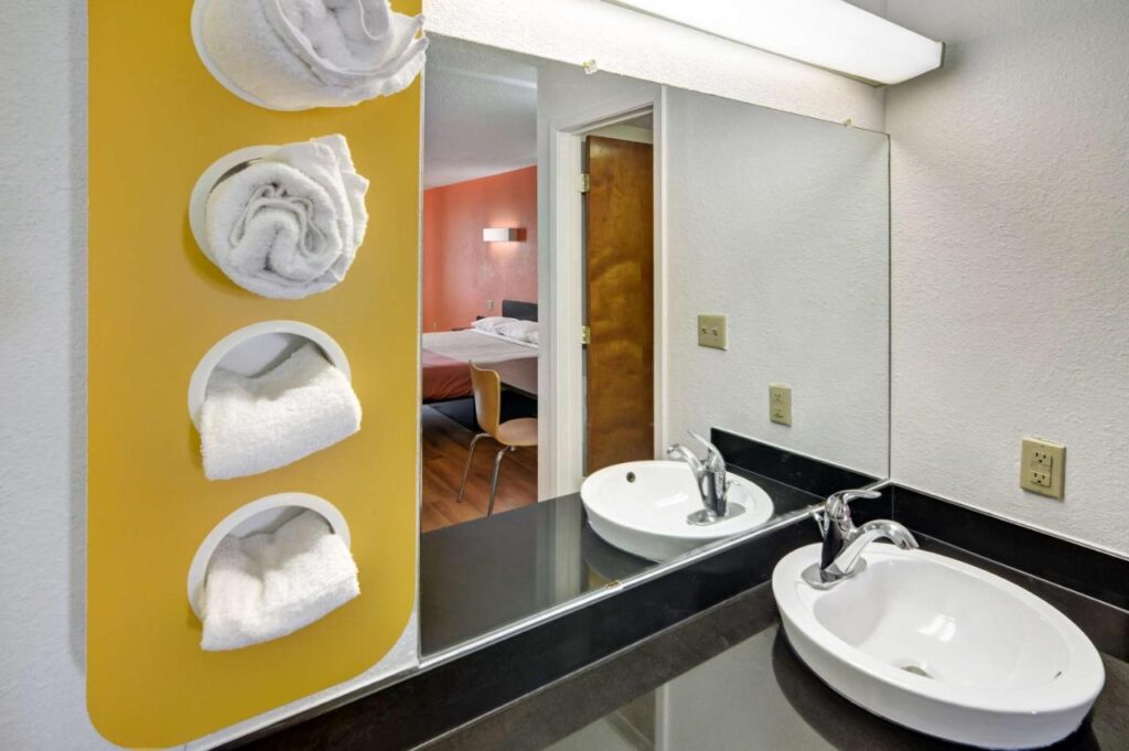 Motel 6-Lindale, TX - Image 3