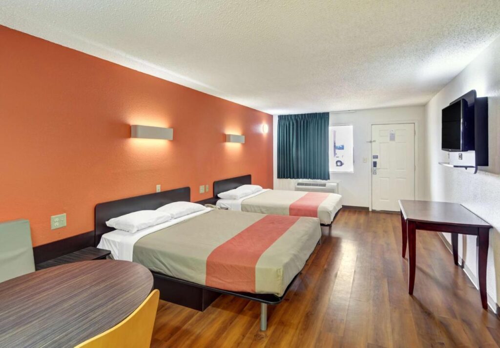 Motel 6-Lindale, TX - Image 4