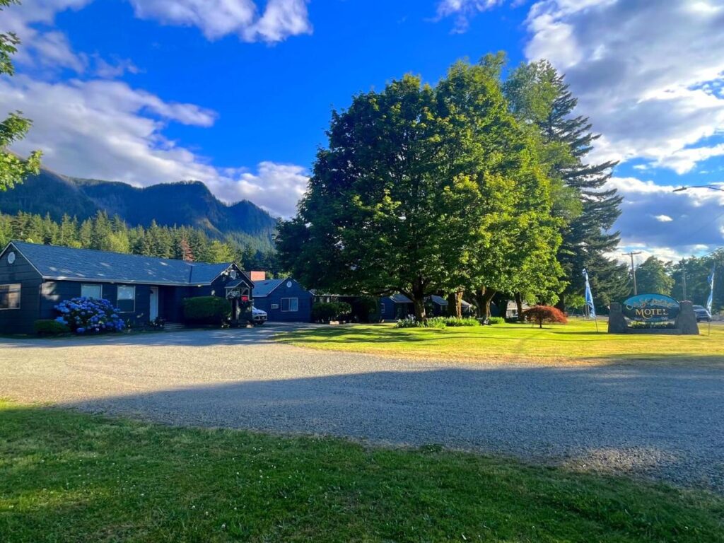 The Cascade Motel - Image 1
