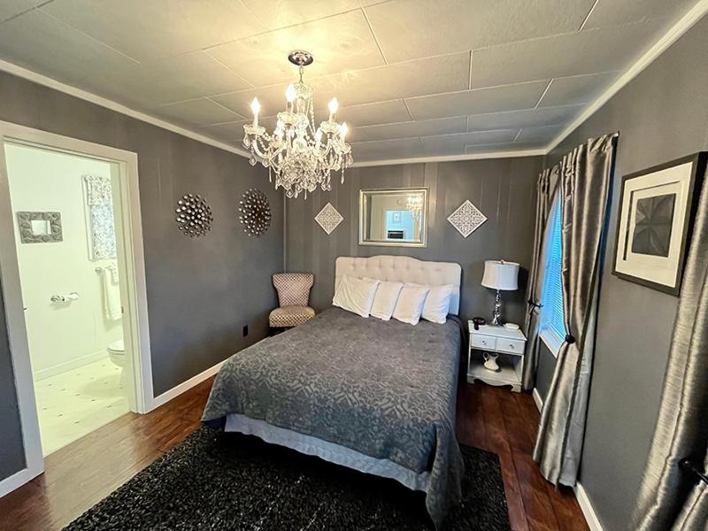 The Cascade Motel - Image 3