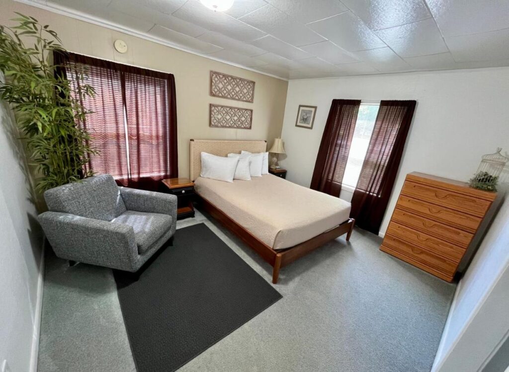 The Cascade Motel - Image 5