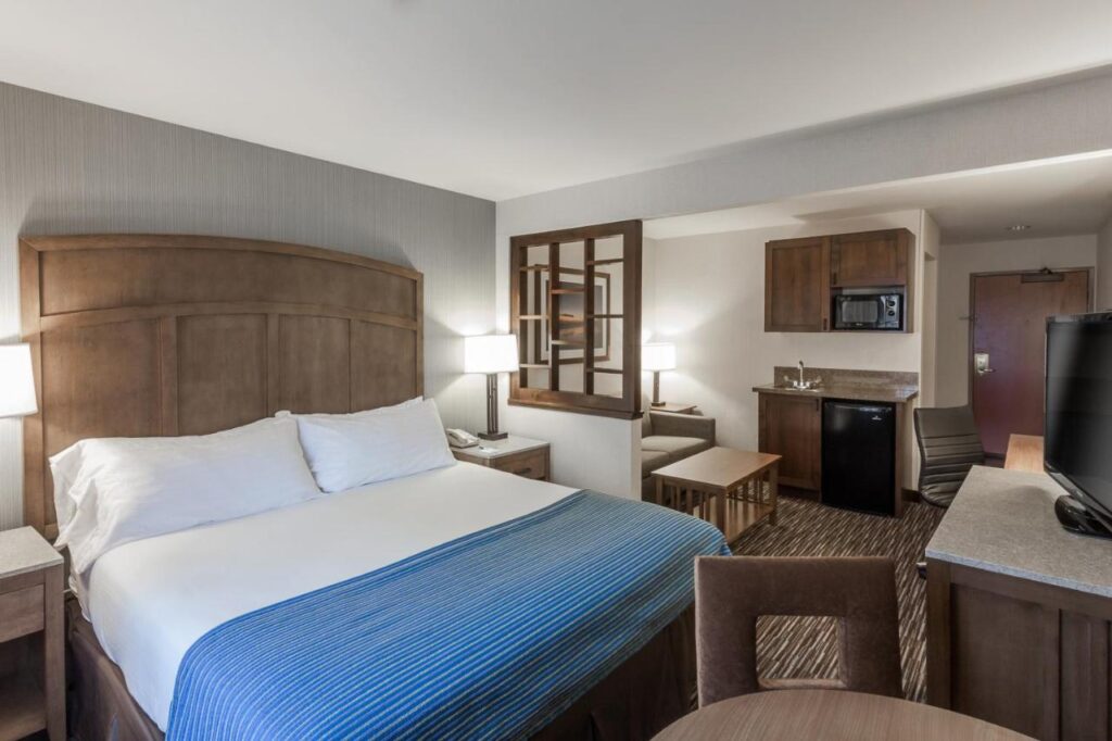 Holiday Inn Express & Suites Carpinteria by IHG - Image 4