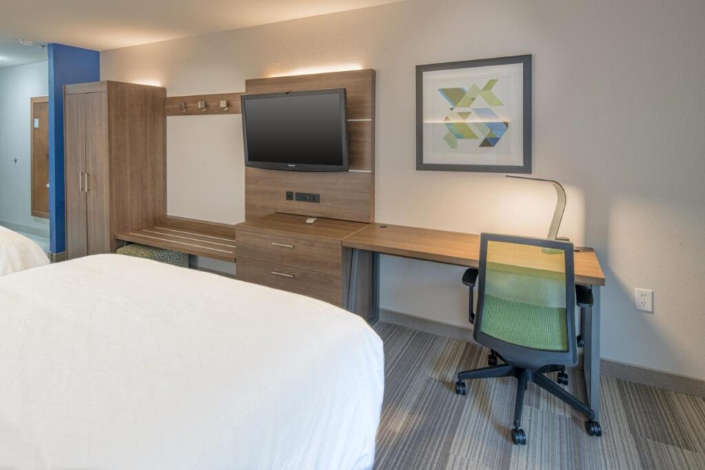 Holiday Inn Express & Suites N Waco Area - West by IHG - Image 6