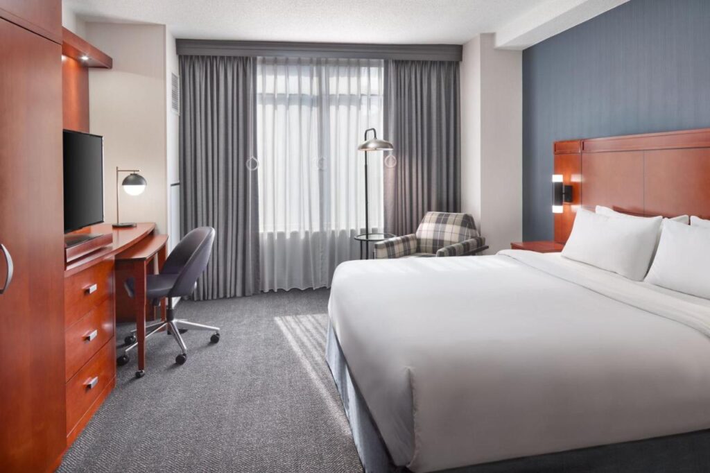 Courtyard by Marriott Washington, D.C./Foggy Bottom - Image 2