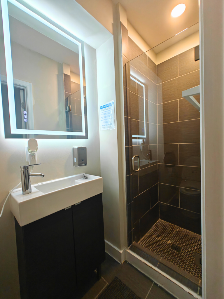 I Street Capsule Hostel - Image 6