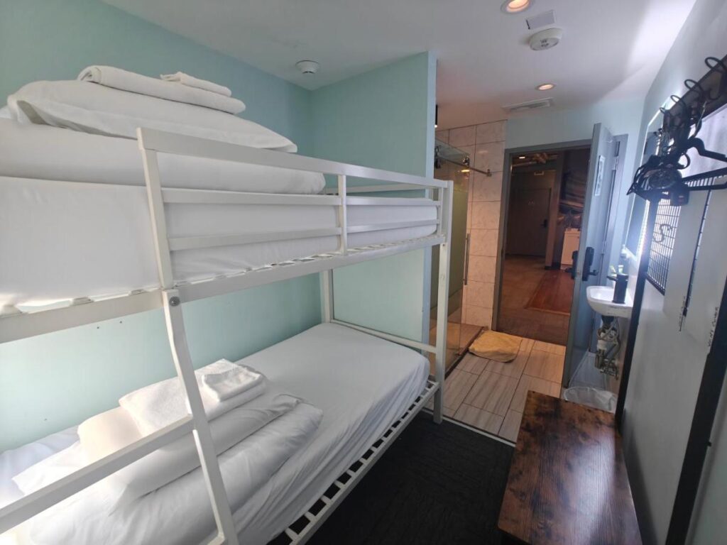 U Street Capsule Hostel - Image 4