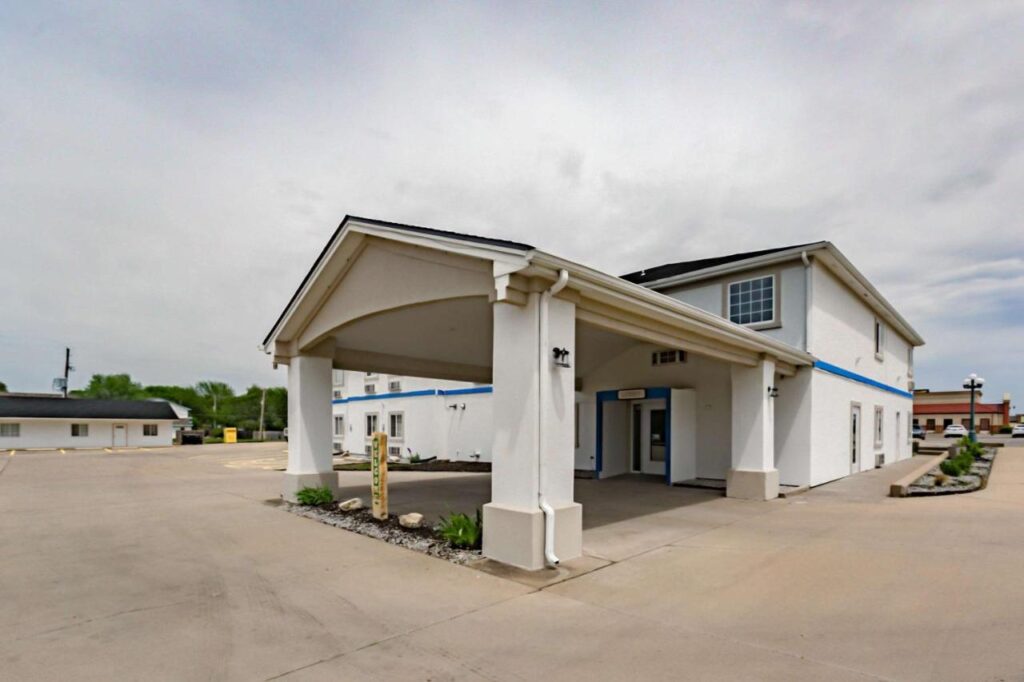 Motel 6-Augusta, KS - Image 1